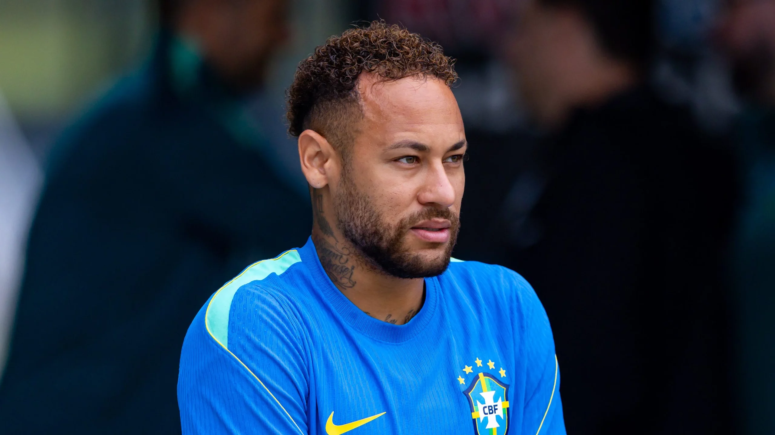 Neymar Jr jogador do Selecao Brasileira durante chegada do time para treino no Centro de Treinamento CT Columbia Park. Foto: Rodolfo Buhrer/AGIF
