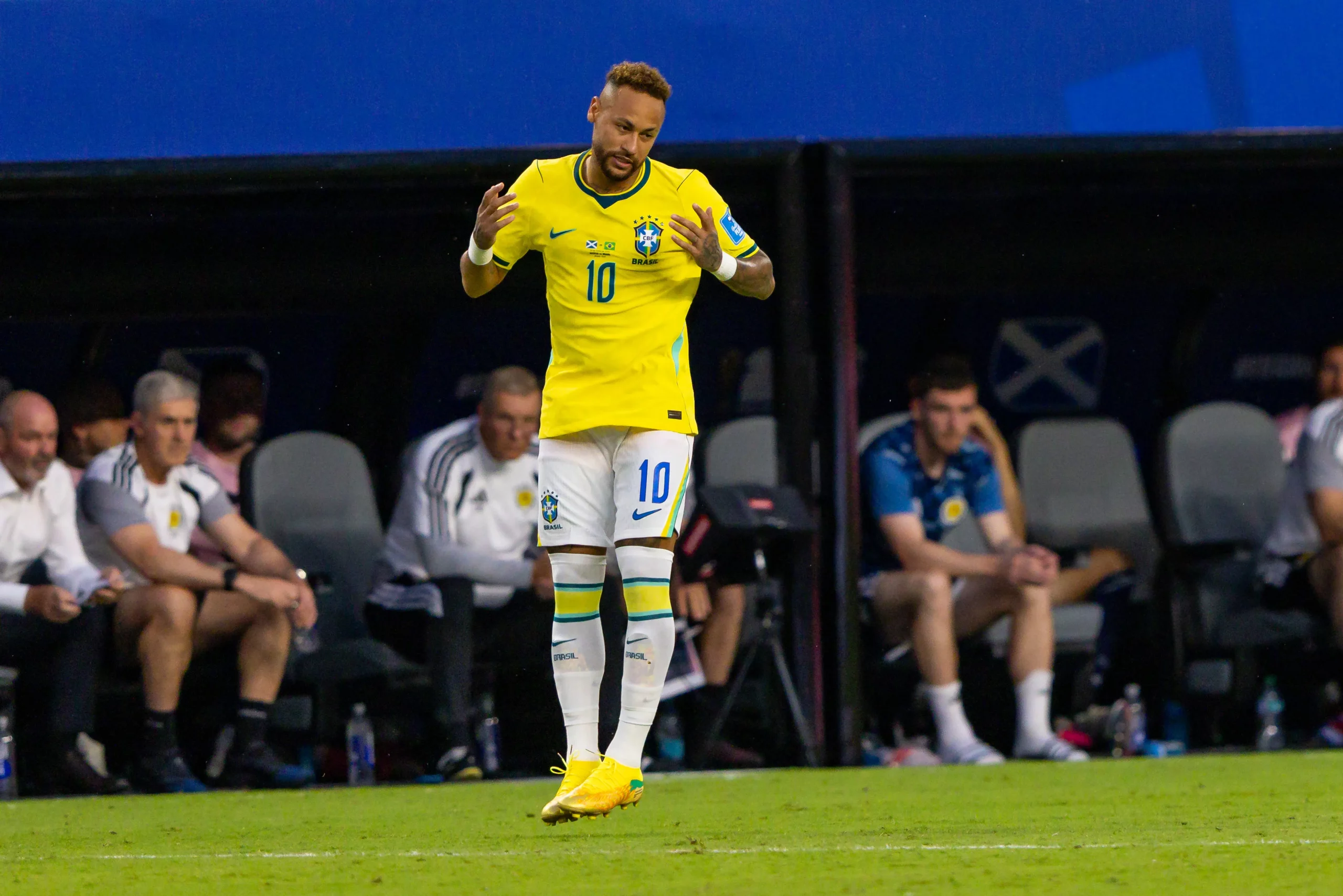 ESTADOS UNIDOS – MIAMI – 24/06/2026 – COPA DO MUNDO 2026, BRASIL X ESCOCIA – Neymar Jr jogador do Brasil entra em campo durante partida contra o Escocia no estadio Miami pelo campeonato Copa Do Mundo 2026. Foto: Rodolfo Buhrer/AGIF