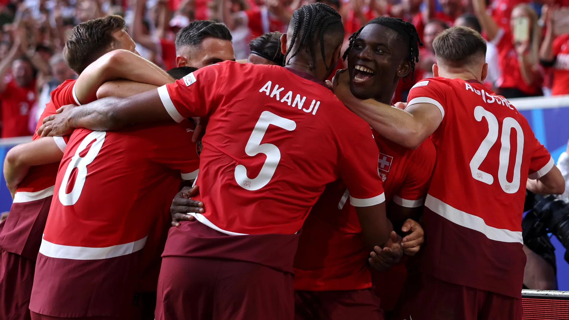 Manuel Akanji é uma das esperanças da Suíça na Copa do Mundo – Foto: Mouhtaropoulos/Getty Images