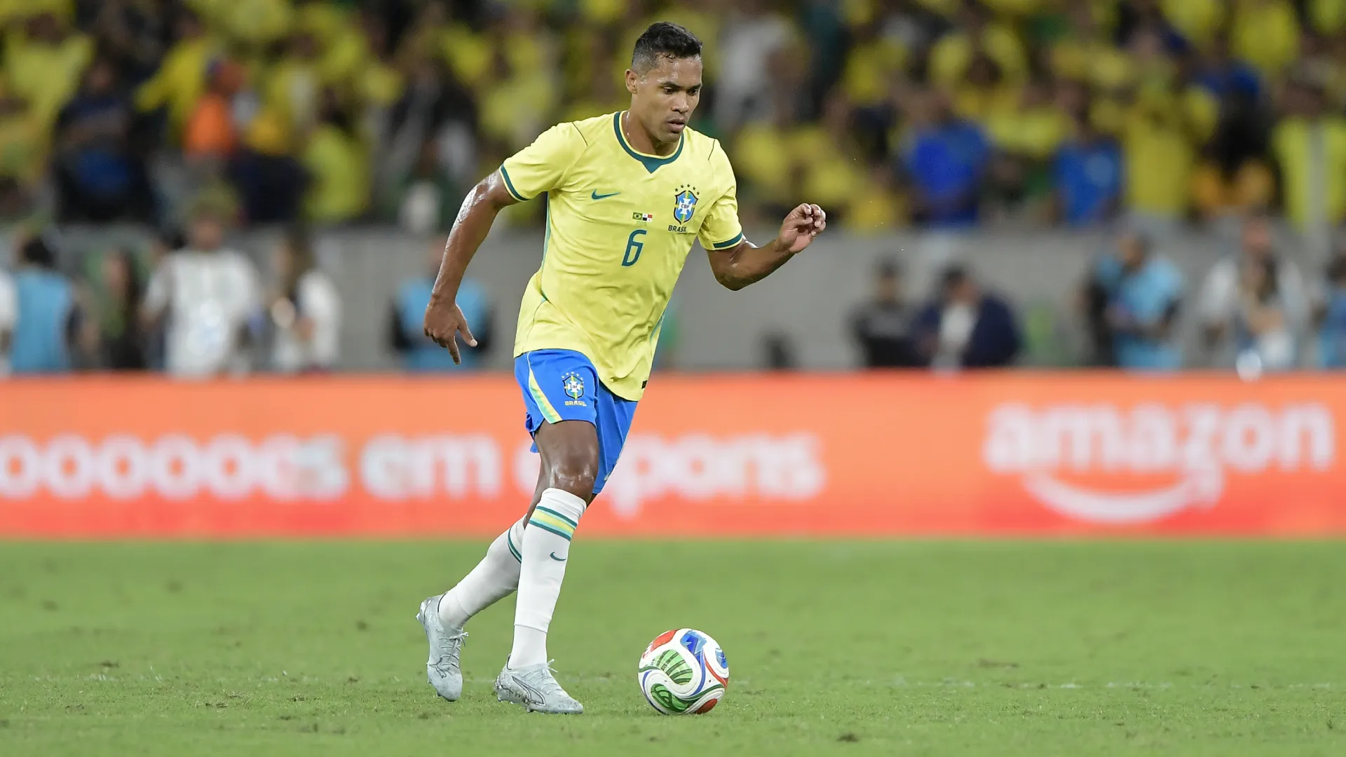Alex Sandro durante o amistoso entre Brasil x Panamá – Foto: Thiago Ribeiro/AGIF