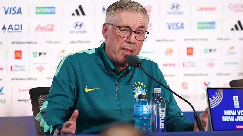 Ancelotti - Foto: Darrian Traynor/Getty Images.