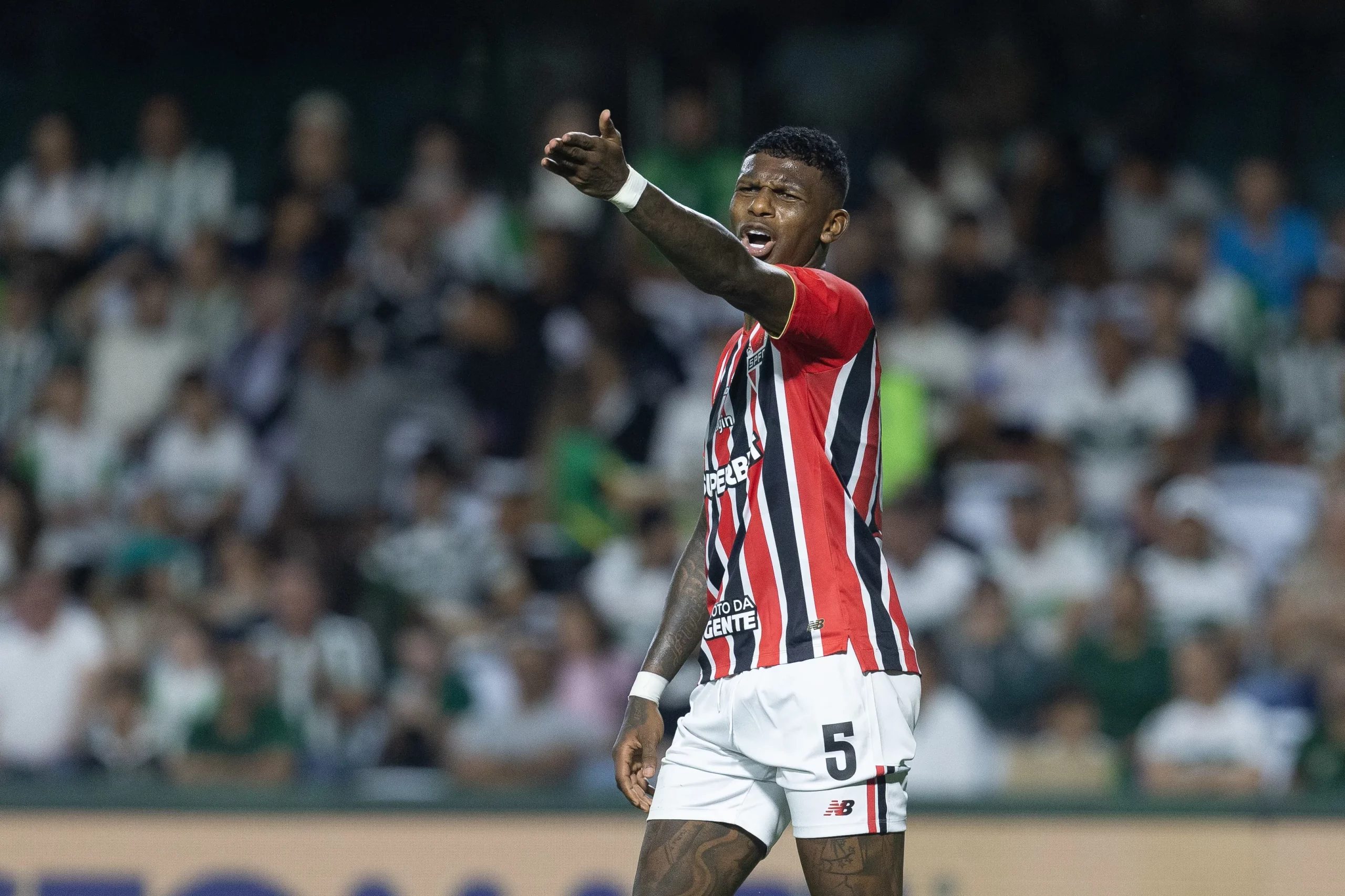 Arboleda realizou poucas partidas em 2026. Foto: Hedeson Alves/AGIF
