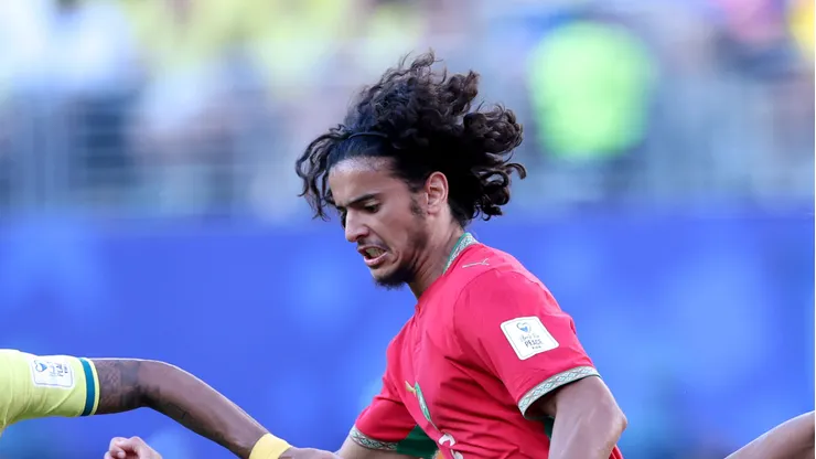 Ayyoub Bouaddi em ação durante jogo contra o Brasil.