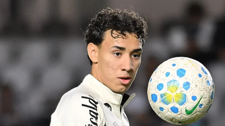 Bontempo durante partida na Vila Belmiro.