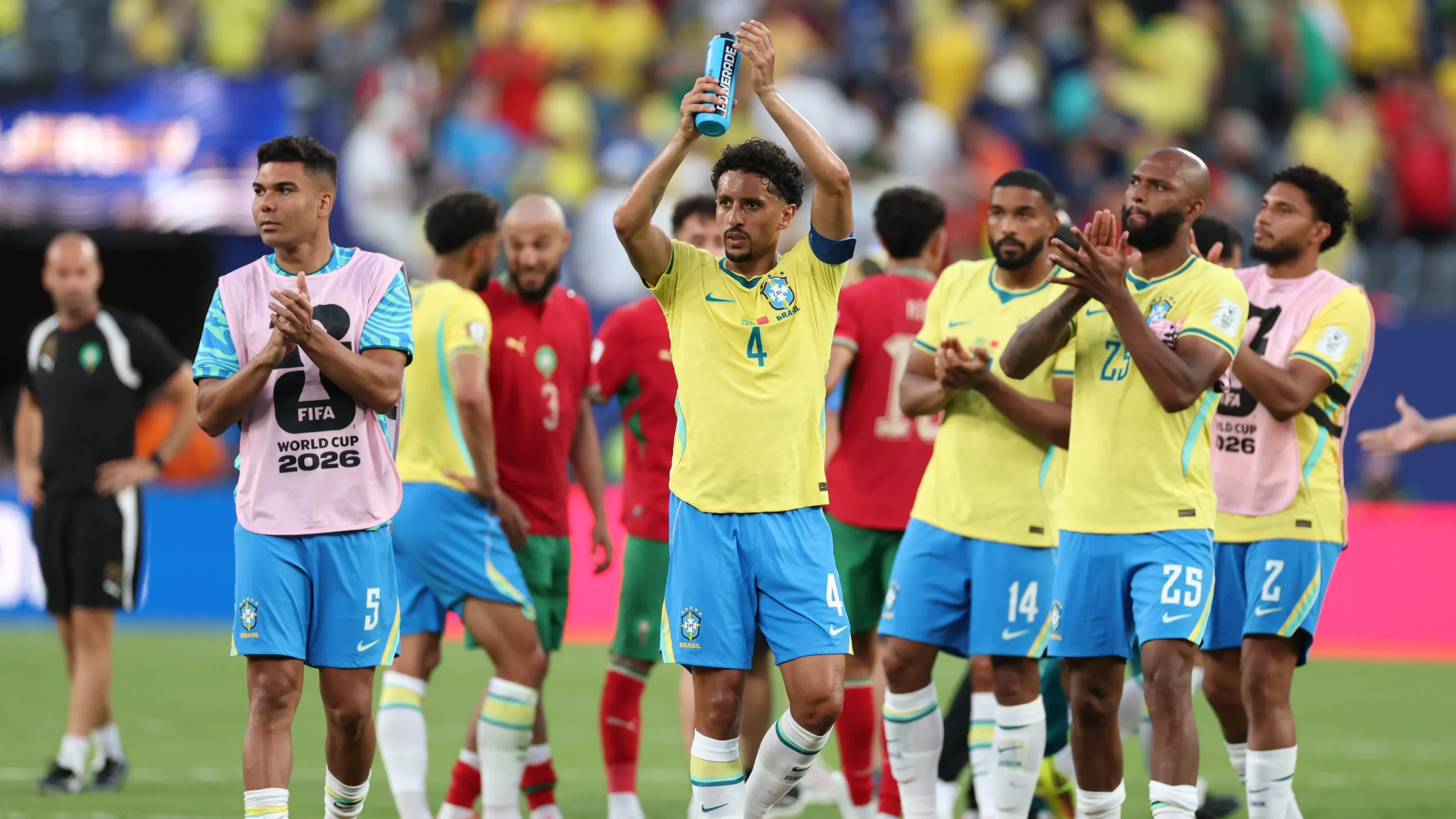Jogadores do Brasil após a partida. Photo by Dan Mullan/Getty Images
