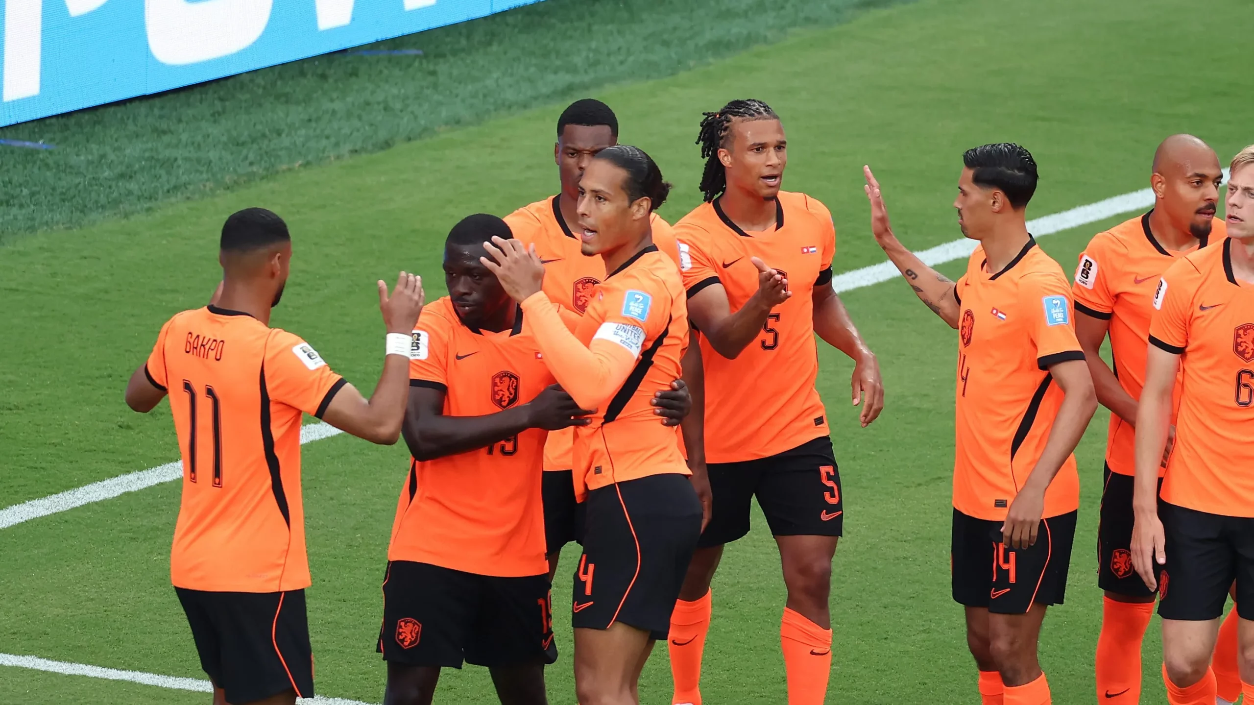 Foto: Richard Pelham/Getty Images – Brobbey vibrando com os seus companheiros mais um gol marcado no Mundial.
