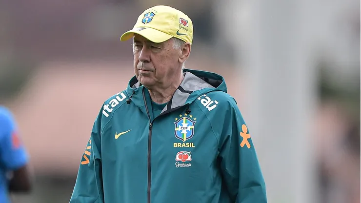 Ancelotti no treino da Seleção Brasileira