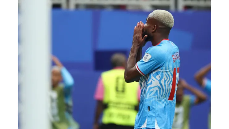 Cédric Bakambu, do Congo | Crédito: Associated Press / Alamy Stock Photo