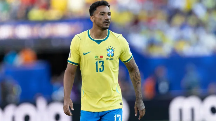 Lateral recebeu resposta de ex-jogador. Foto: Grzegorz Wajda/IMAGO/ZUMA Press