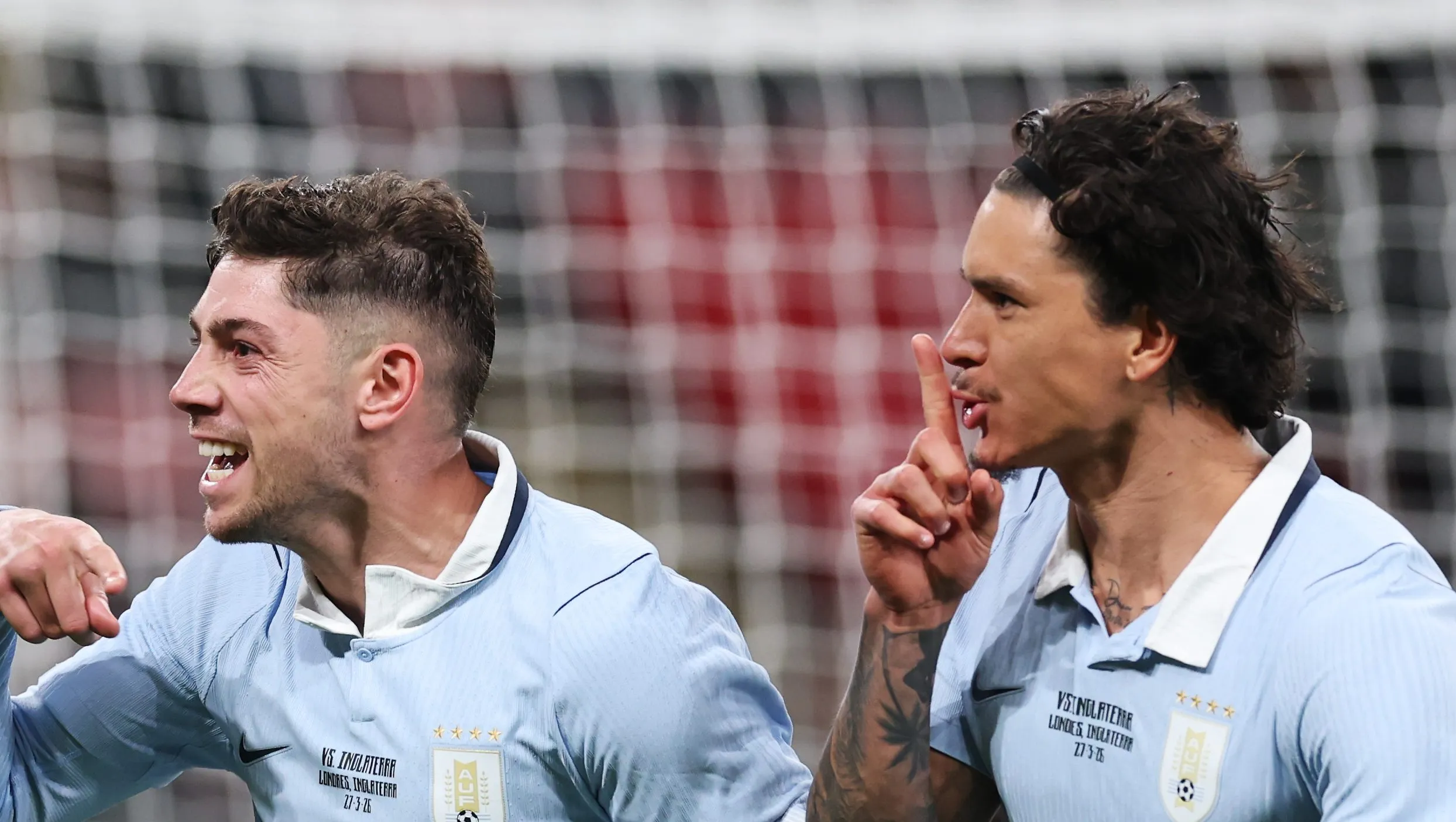 Foto: Julian Finney/Getty Images – Darwin comemorando gol ao lado de Valverde.