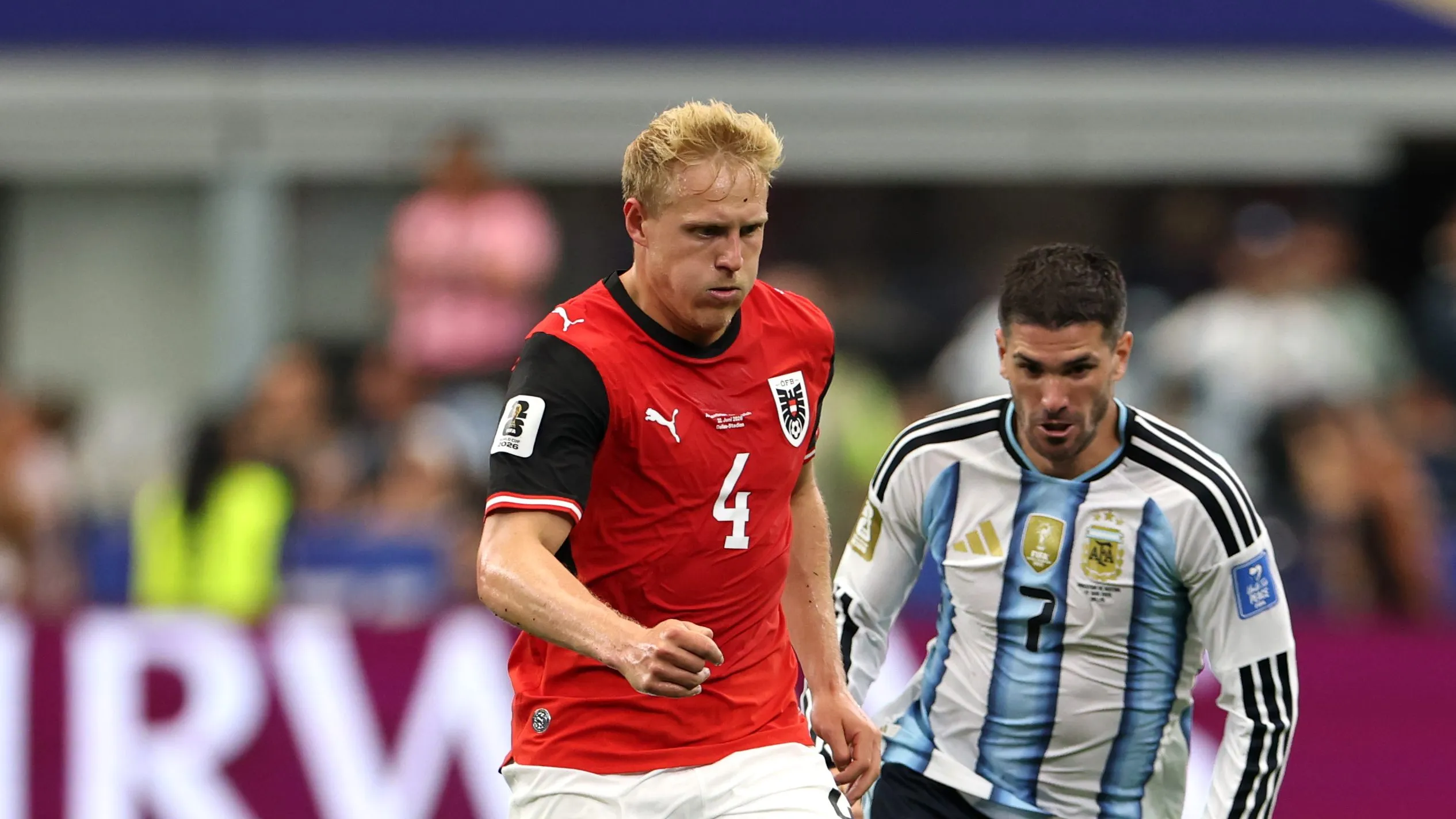 Foto: Francois Nel/Getty Images – Rodrigo durante jogo contra Áustria na Copa.