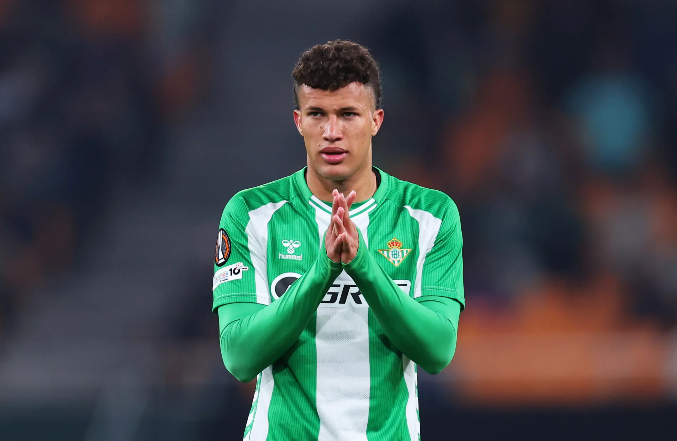 Foto: Santiago/Getty Images – Nelson D. em campo pelo Betis.