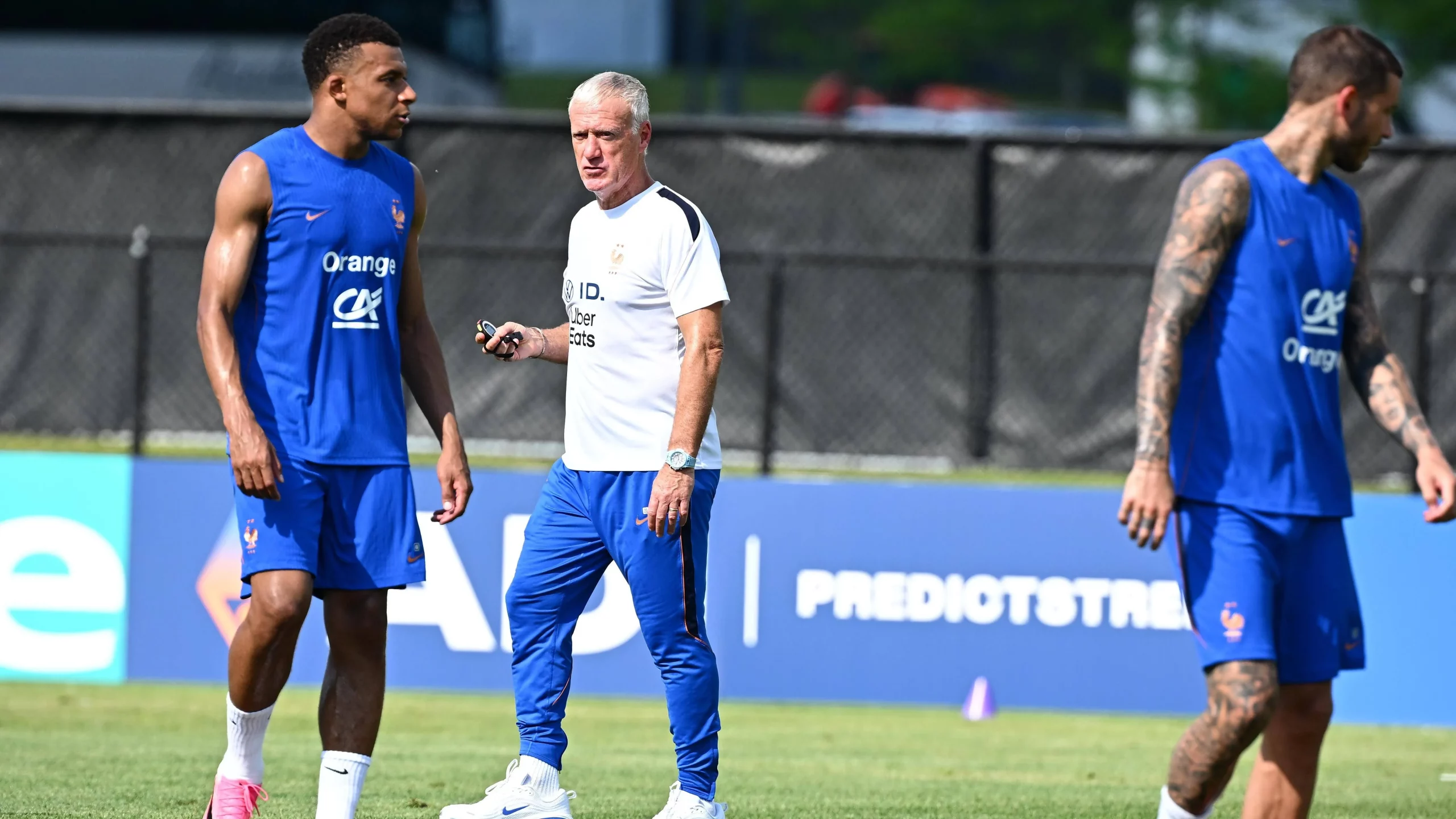 Deschamps e Mbappé. Foto: Lahalle Pierre/IMAGO/Presse Sports