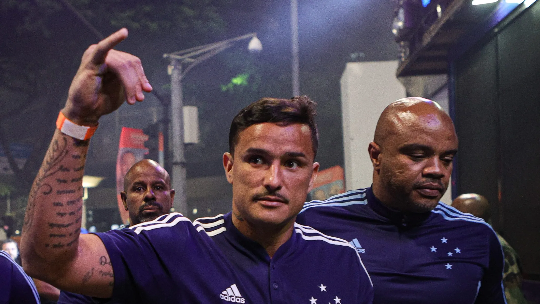 Foto: Gilson Junio/AGIF – Edu fez sucesso com a camisa da Raposa em 2022.