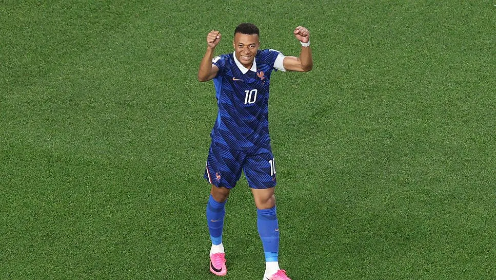 Mbappé pela França. Foto: Darrian Traynor/Getty Images