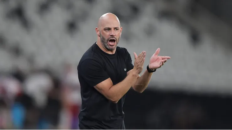 Franclim Carvalho tecnico do Botafogo durante partida contra o Independiente Petrolero no estadio Engenhao pelo campeonato Copa Sul-Americana 2026. Foto: Thiago Ribeiro/AGIF