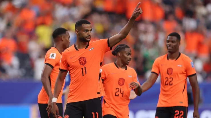 Gakpo foi o principal nome da Holanda contra a Suécia - Foto: Lars Baron/Getty Images