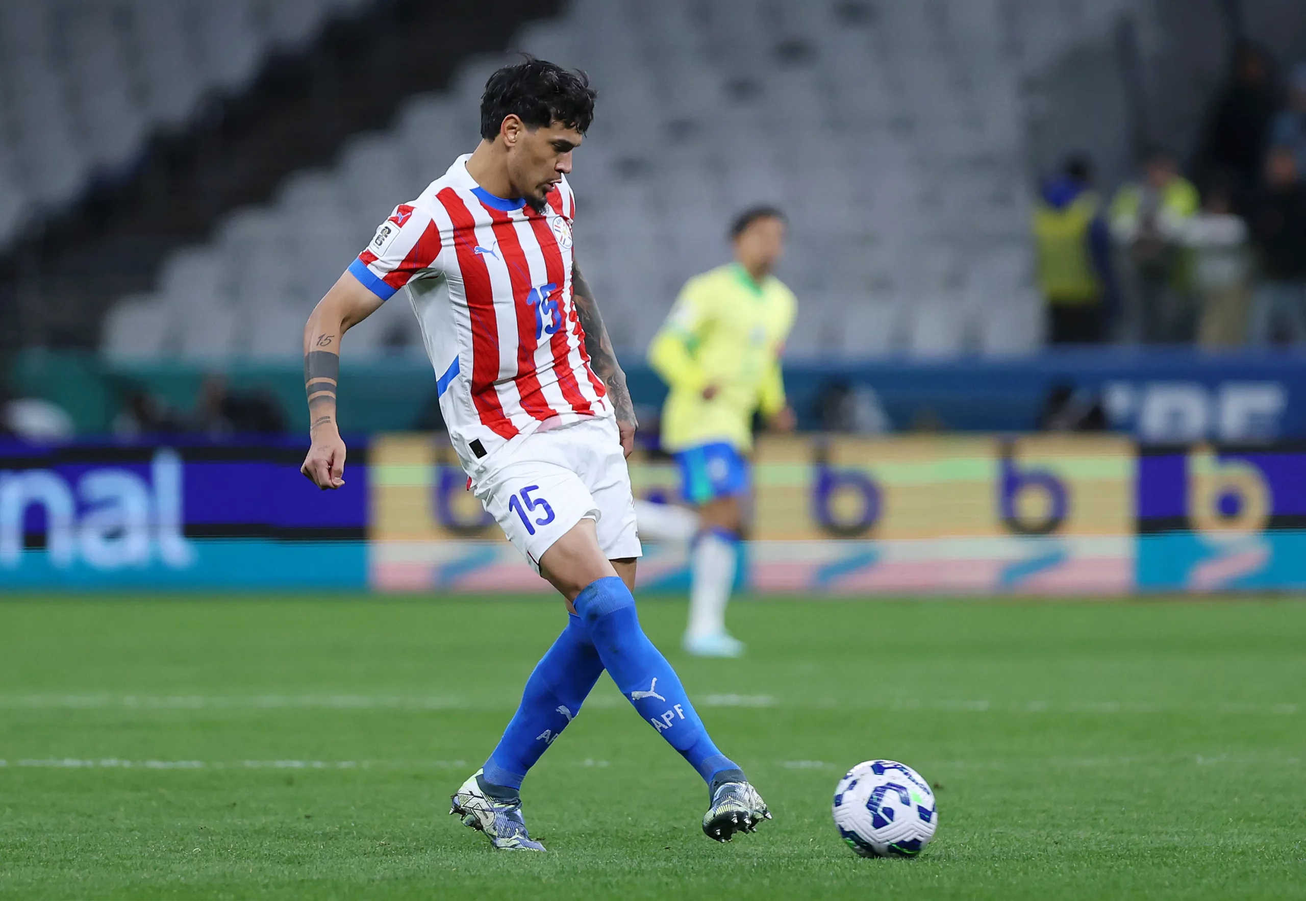 Gómez chega como principal liderança na Copa pelo lado paraguaio – estreia será nesta 6ª contra EUA – Foto: Ricardo Moreira/Getty Images
