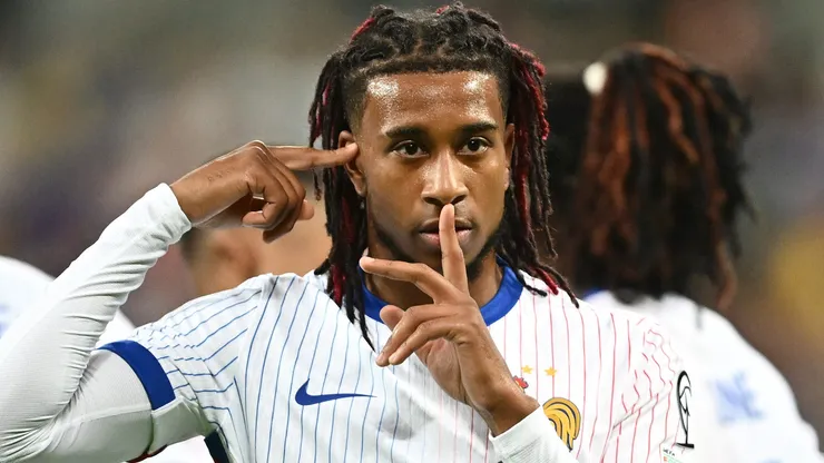 Olise se destacar com assistências pela França na Copa