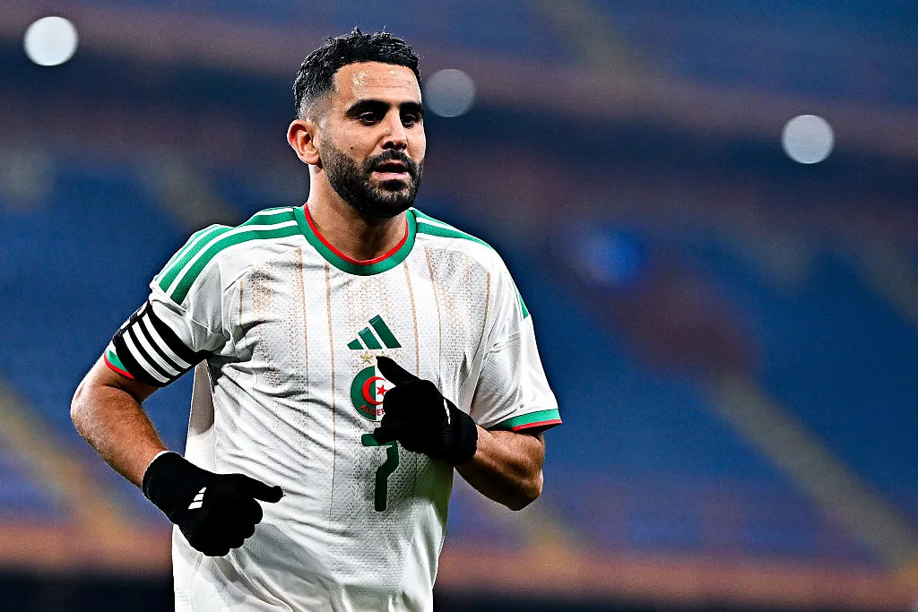 Riyad Mahrez, da Argélia, durante um amistoso contra a Guatemala em 27 de março de 2026. Foto: Simone Arveda/Getty Images