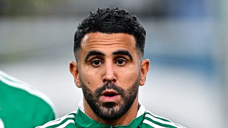 Mahrez durante partida pela Argélia em 2026
