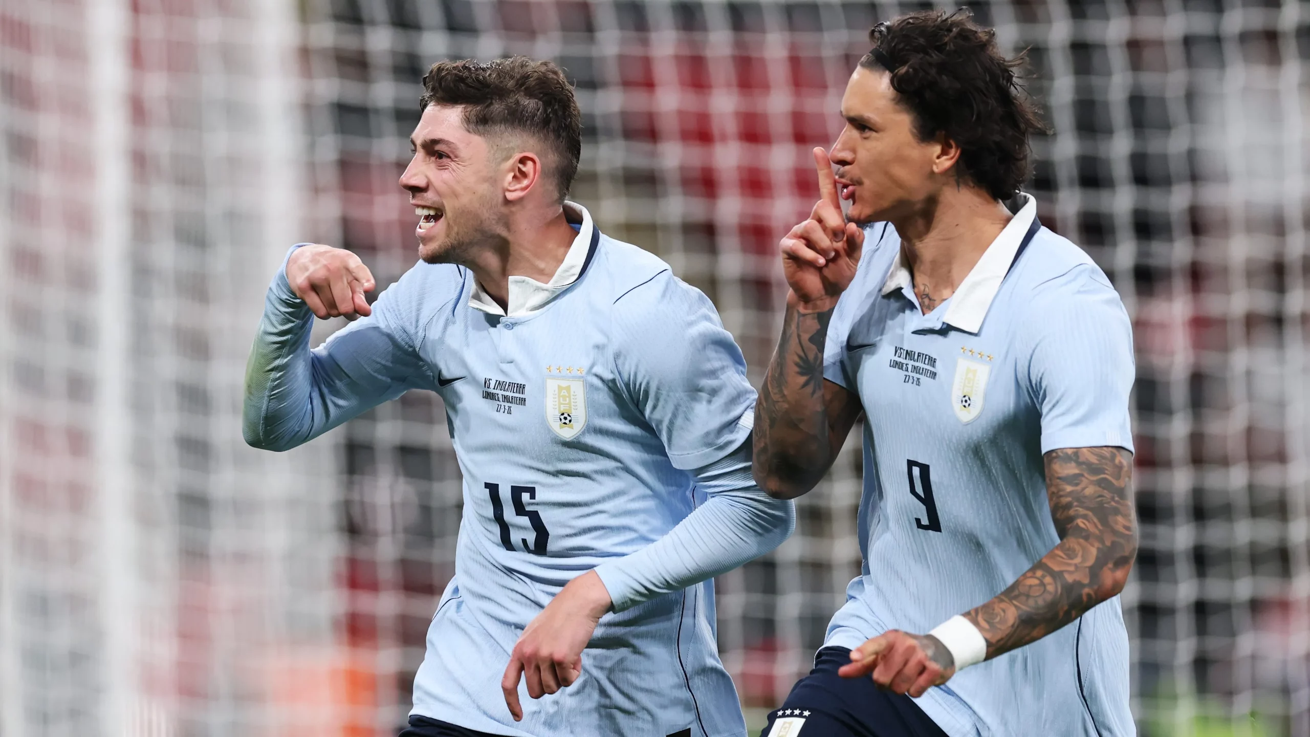 Valverde e Darwin Núñez pela seleção do Uruguai. (Photo by Julian Finney/Getty Images)