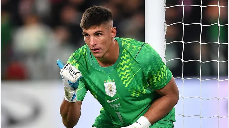 Sergio Rochet em ação durante um amistoso internacional entre Argélia e Uruguai. (Photo by Valerio Pennicino/Getty Images)