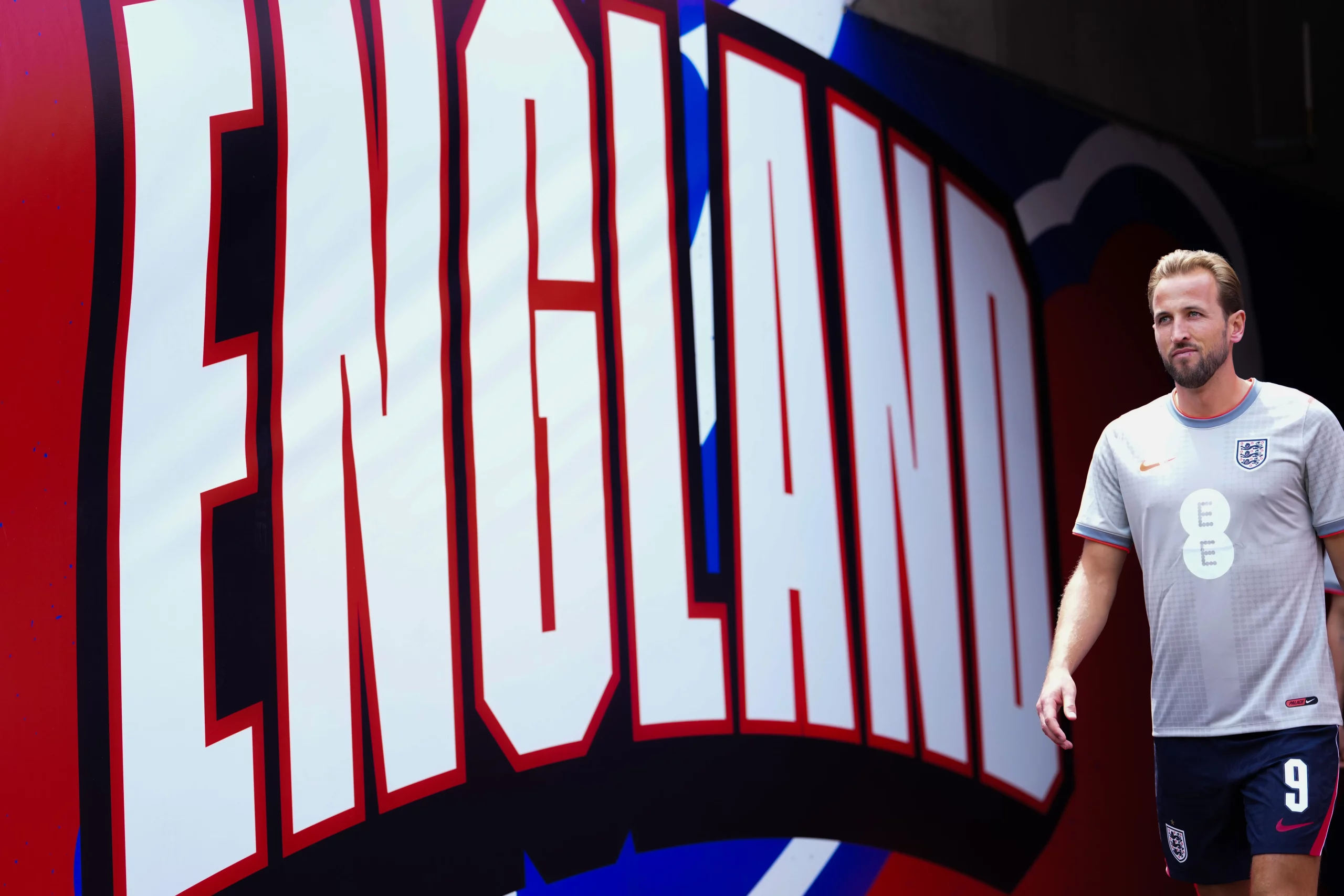 TAMPA, FLORIDA – JUNE 06: Harry Kane #9 of England enters the field prior to a international friendly match between England and New Zealand at Raymond James Stadium on June 06, 2026 in Tampa, Florida. (Photo by Rich Storry/Getty Images)