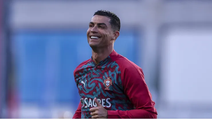 Cristiano durante aquecimento do amistoso contra a Nigéria