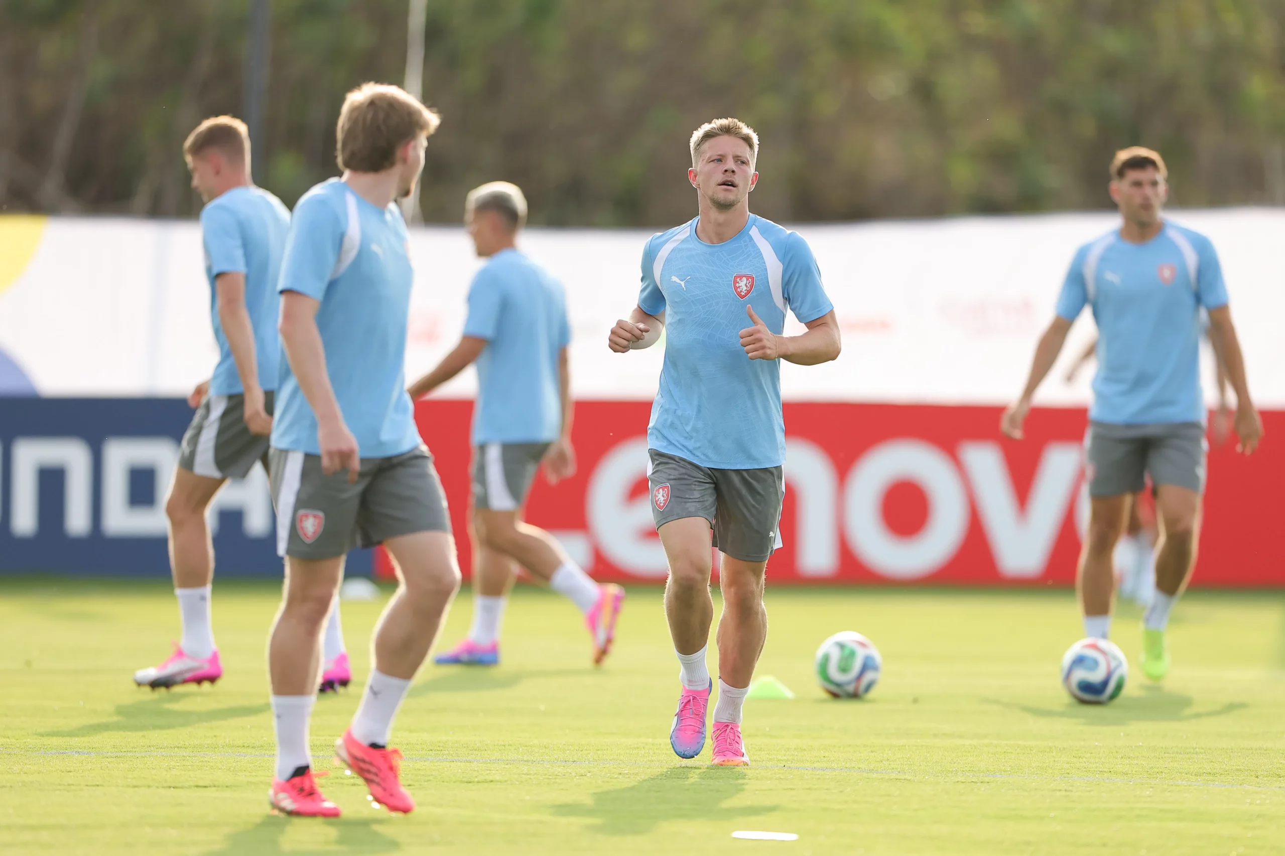 GUADALAJARA, MEXICO – JUNE 10: Lukas Cerv of Czechia and teammates move across the pitch during a training session one day ahead of the FIFA World Cup 2026 Group A match between Korea Republic and Czechia at Guadalajara Stadium on June 10, 2026 in Guadalajara, Mexico. (Photo by Alex Slitz/Getty Images)