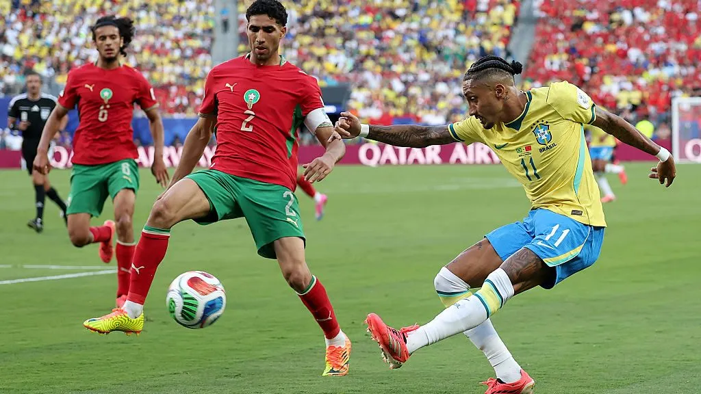 Hakimi em ação no duelo contra o Brasil – (Photo by Darrian Traynor/Getty Images)