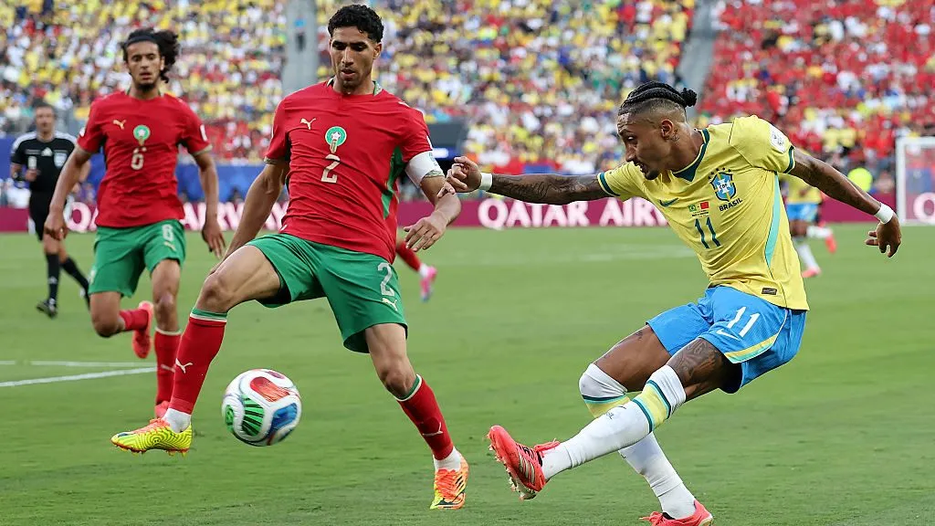 Raphinha em ação no duelo contra o Marrocos – (Photo by Darrian Traynor/Getty Images)
