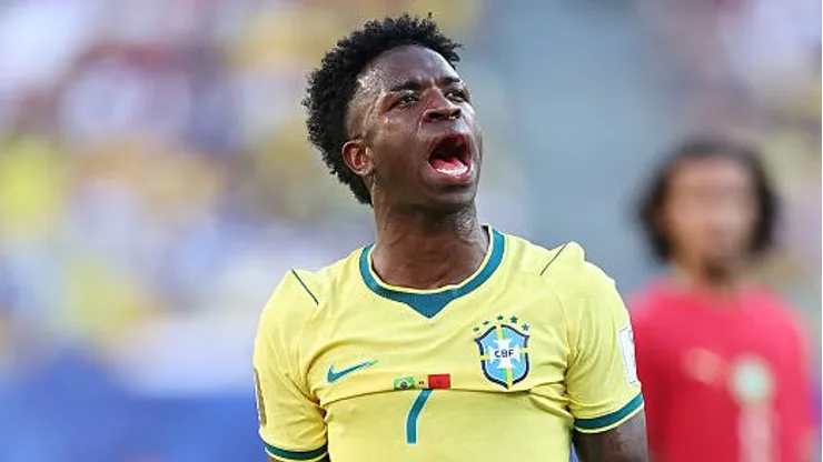 Vini Jr. em campo pela Seleção Brasileira. (Photo by Dan Mullan/Getty Images)