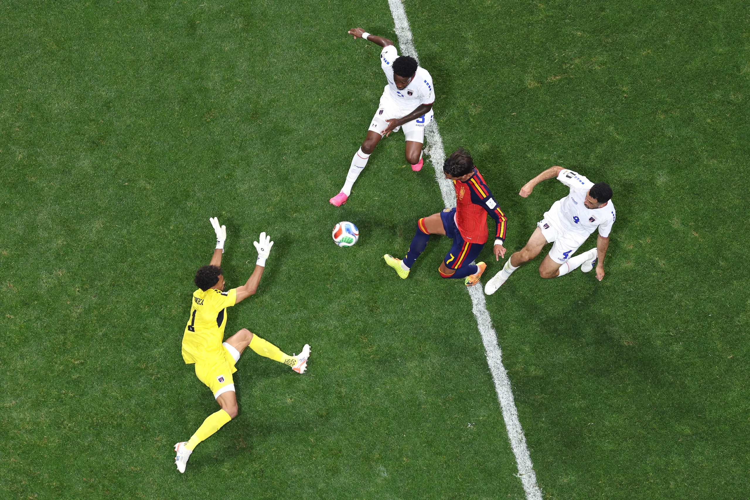Vozinha é destaque por parar a Espanha na Copa. Foto: Justin Setterfield/Getty Images.