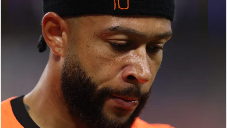 Memphis Depay foi reserva na estreia da Holanda.