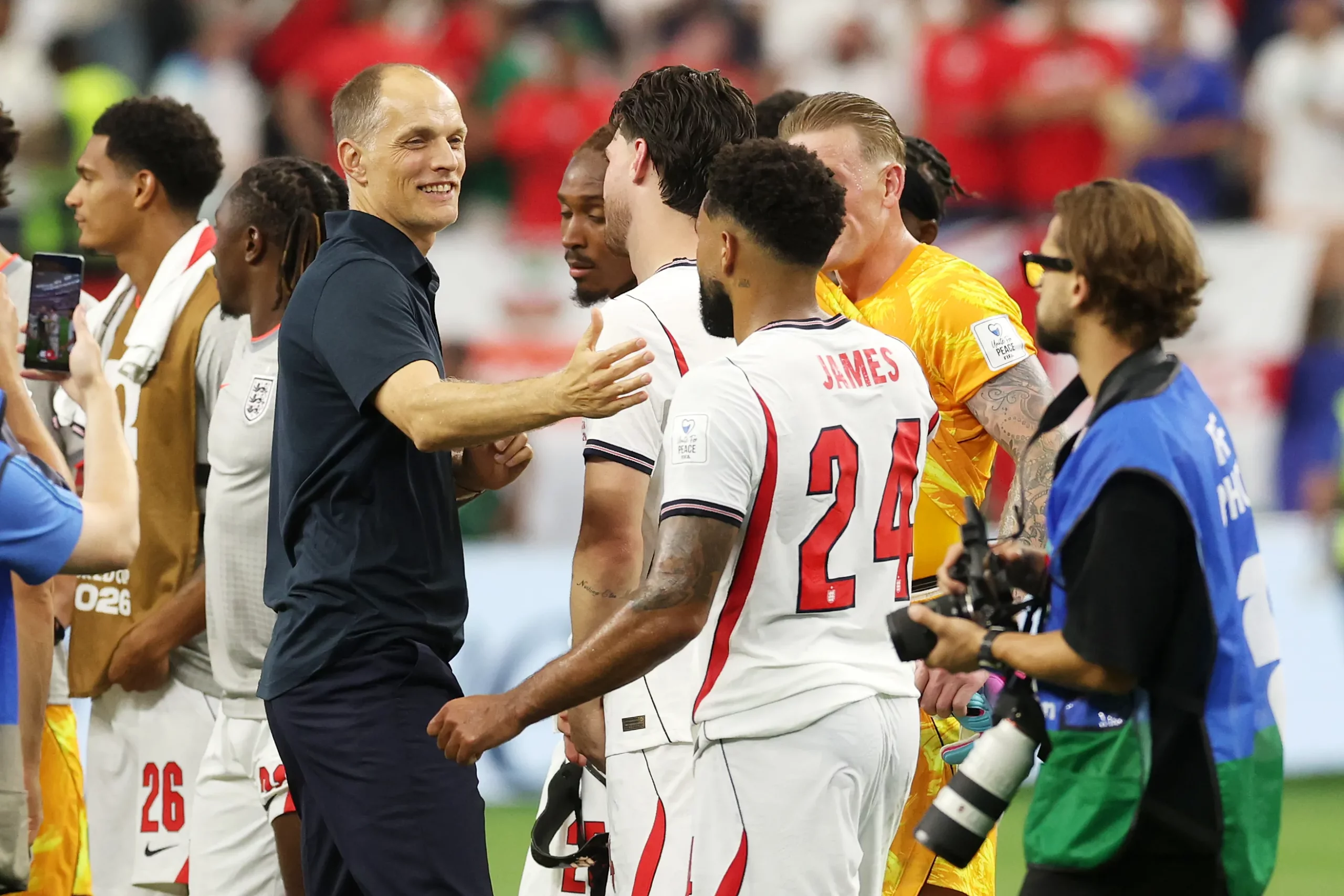 ARLINGTON, TEXAS – JUNE 17: Thomas Tuchel, Manager of England, celebrates with his players after the 4-2 win during the FIFA World Cup 2026 Group L match between England and Croatia at Dallas Stadium on June 17, 2026 in Arlington, Texas. (Photo by Richard Pelham/Getty Images)
