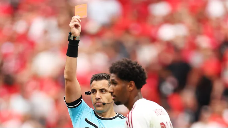 Catar teve dois jogadores expulsos diante do Canadá