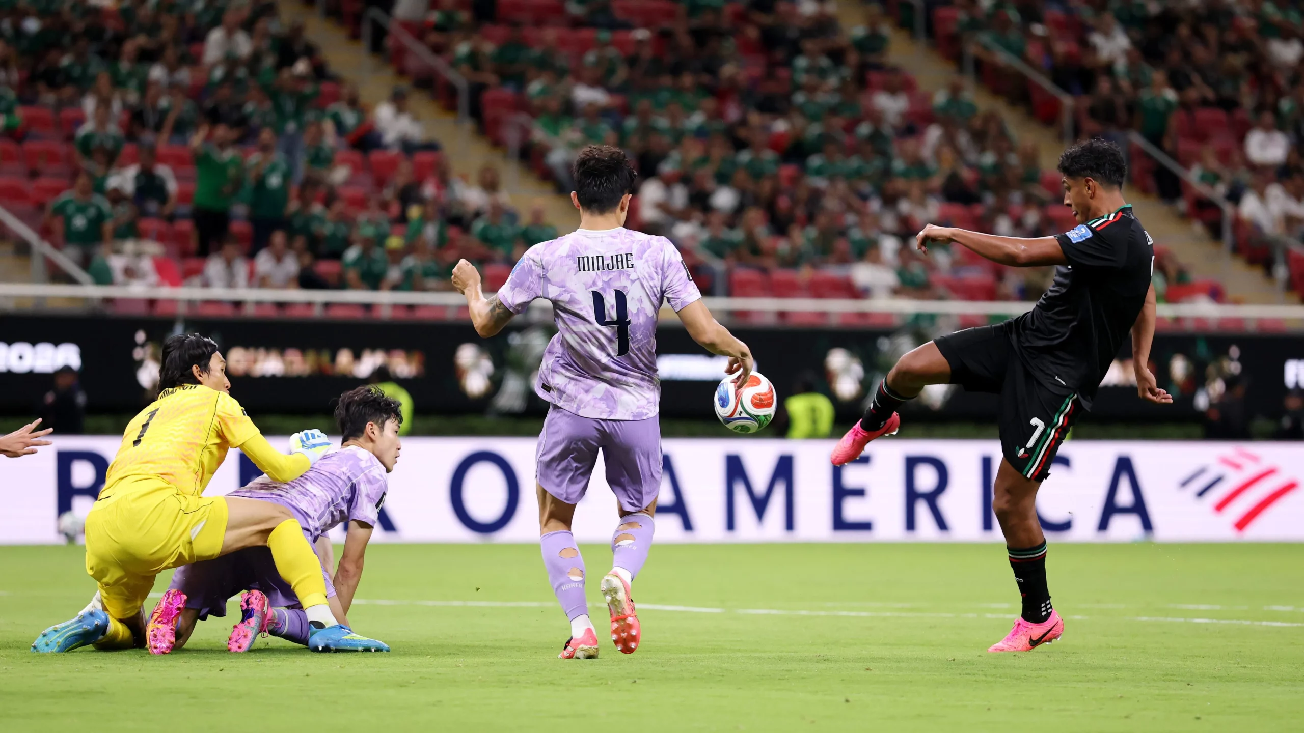 Luis Romo marcou o gol da vitória - (Photo by Luke Hales/Getty Images).