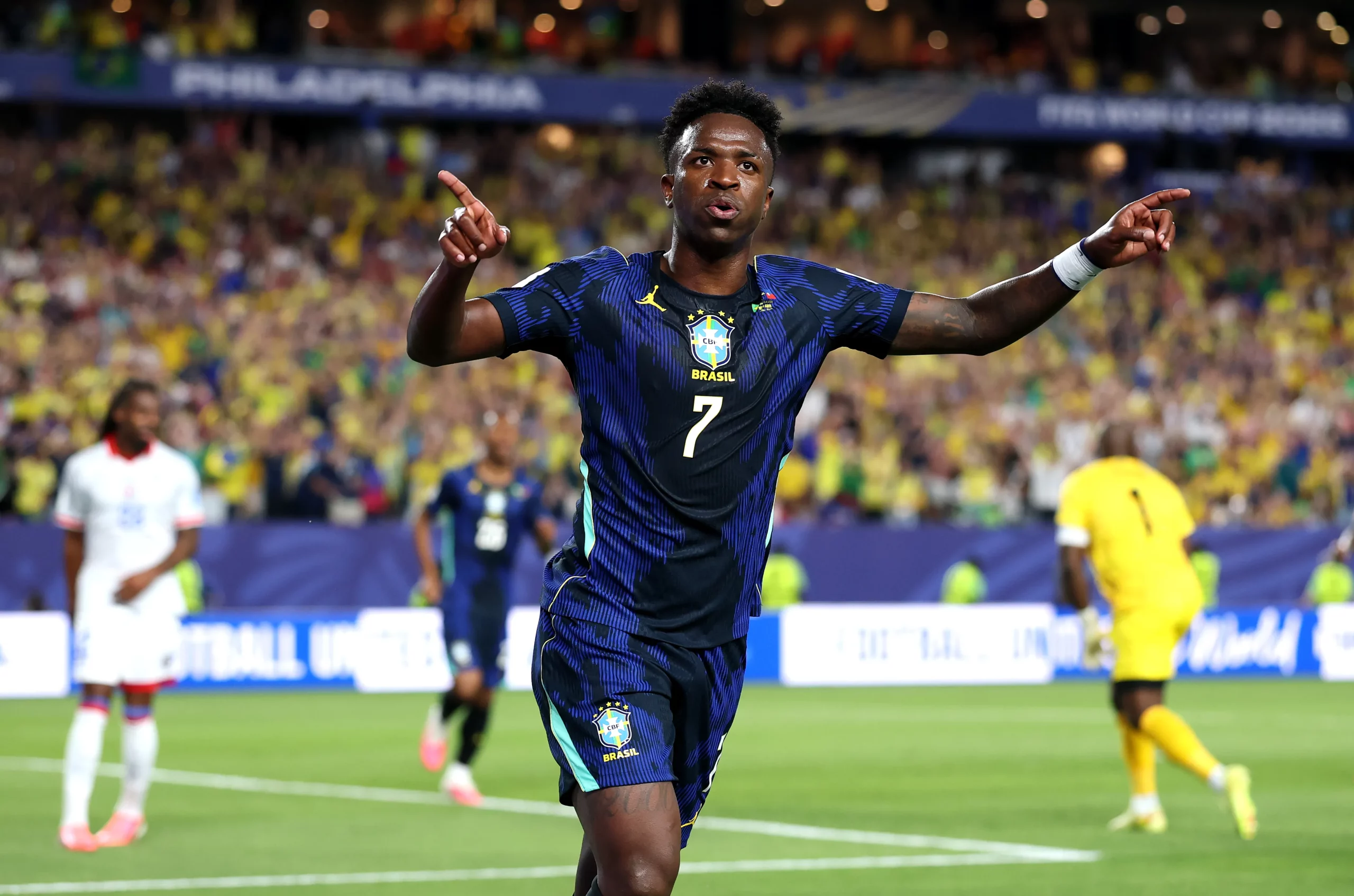Vinícius Jr será titular, logo mais, da Seleção Brasileira contra a Escócia – Foto: Dan Mullan/Getty Images