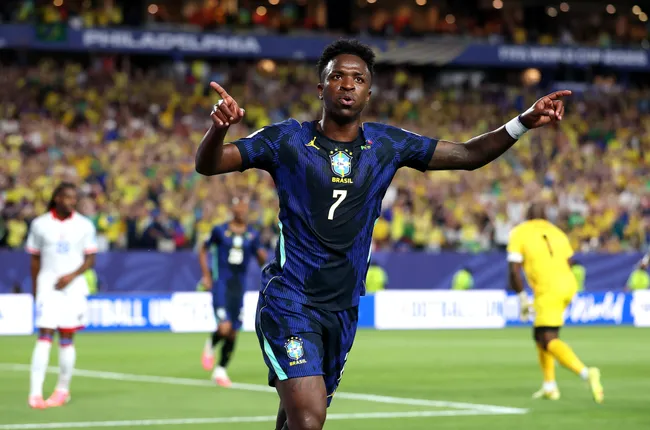 Vini Jr entrega mais de 70% de gols ao Brasil na Copa. Foto: Dan Mullan/Getty Images.