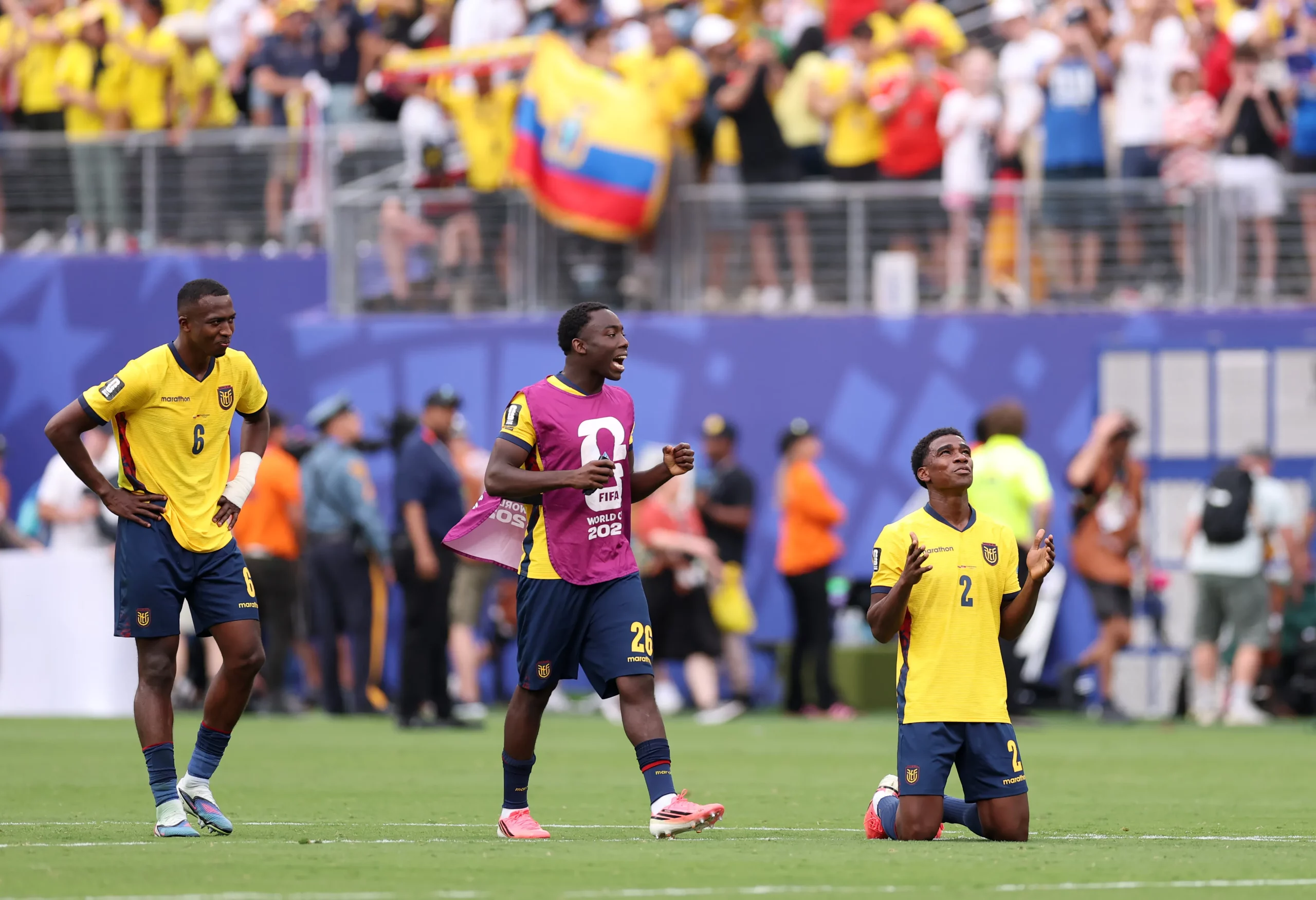 EAST RUTHERFORD, NEW JERSEY – JUNE 25: Willian Pacho #6, Equatorianos comemorando a classificação. Foto: Justin Setterfield/Getty Images