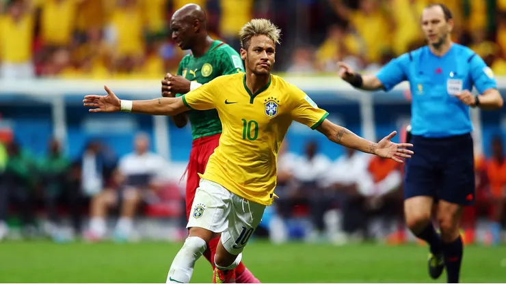 Neymar utilizando a combinação diante de Camarões, em 2014