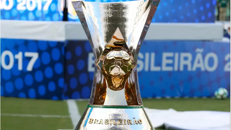 Troféu do Brasileirão. (Photo by Alexandre Schneider/Getty Images)
