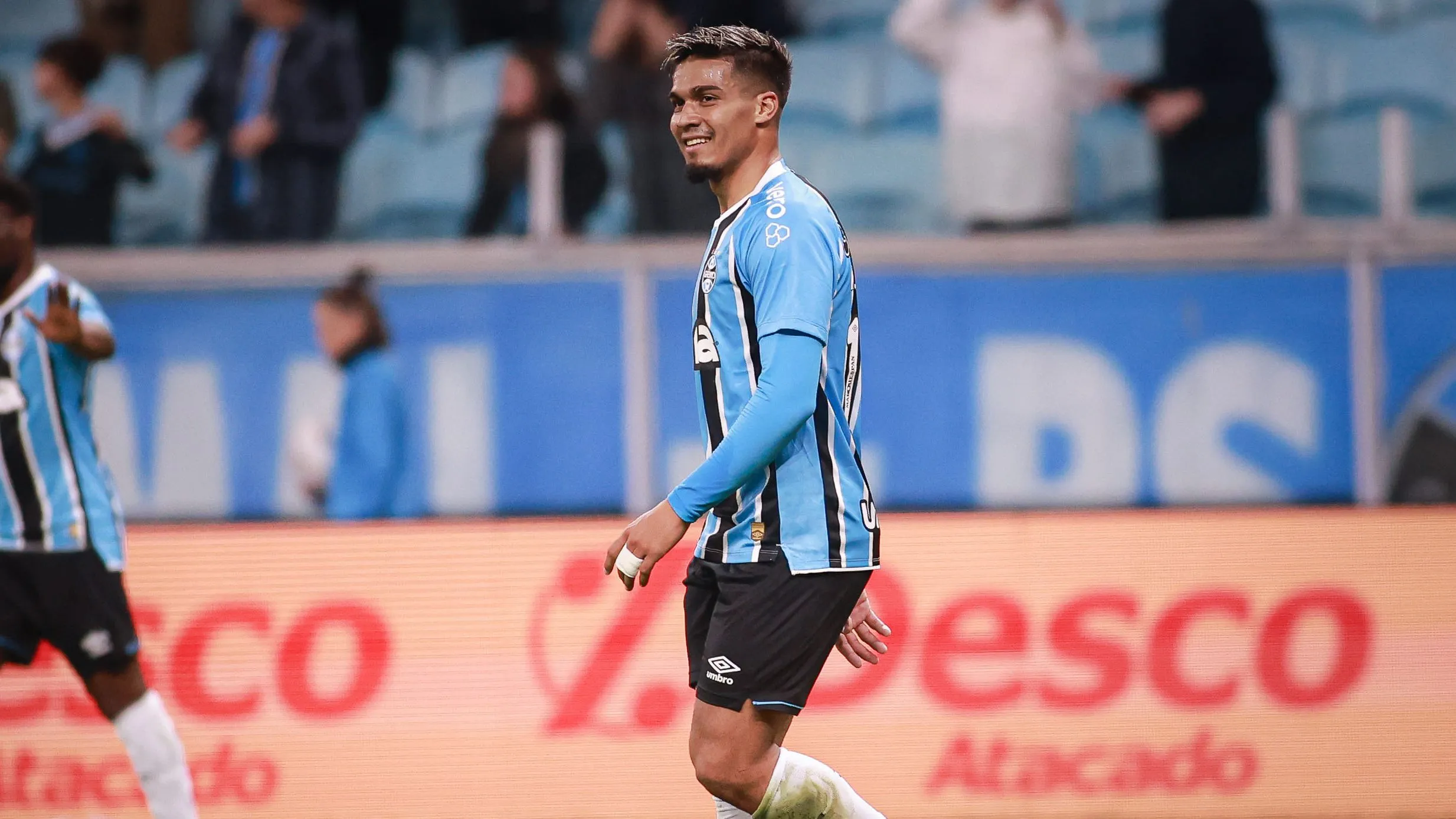 Arezo pelo Grêmio. Foto: Maxi Franzoi/AGIF