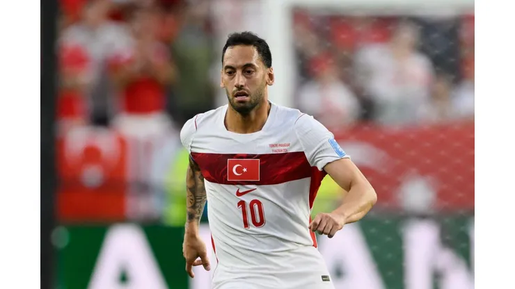 Hakan Çalhanoğlu, da Turquia | Crédito: Associated Press / Alamy Stock Photo