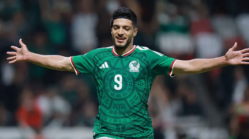 Raúl Jiménez pelo México. Foto: Manuel Velasquez/Getty Images