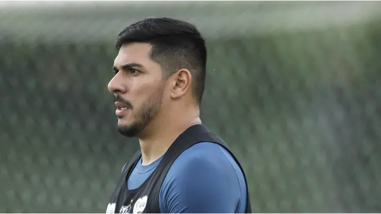 Goleiro João Paulo está de volta ao Santos.