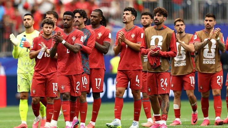Jogadores de Portugal aplaudem os torcedores após o empate em 1 a 1 contra República Democrática do Congo. (Photo by Molly Darlington/Getty Images)