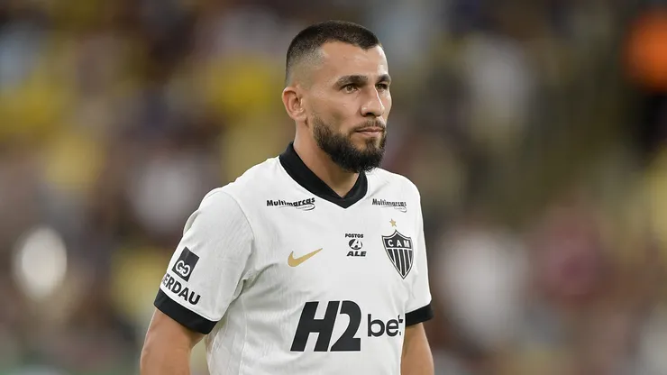 Junior Alonso jogador do Atletico-MG durante partida contra o Fluminense no estadio Maracana pelo campeonato Brasileiro A 2026. Foto: Thiago Ribeiro/AGIF