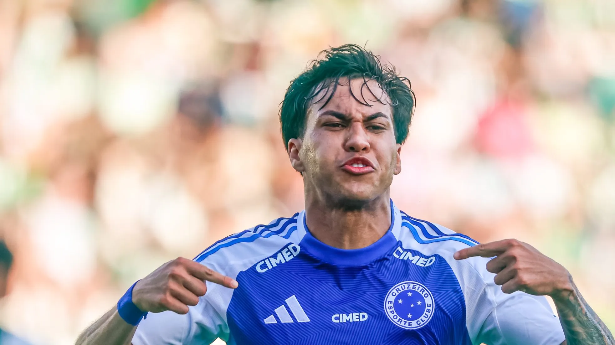 Kaio Jorge jogador do Cruzeiro comemora seu gol durante partida contra o Juventude no estadio Alfredo Jaconi pelo campeonato Brasileiro A 2025. Foto: Luiz Erbes/AGIF
